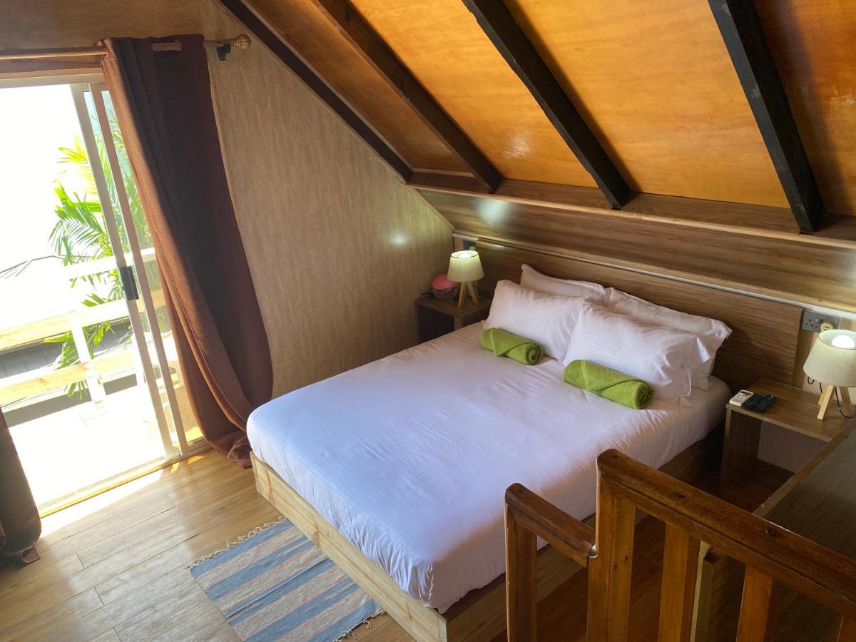 Mouggae Blues Villas Beau Vallon  Exteriör bild